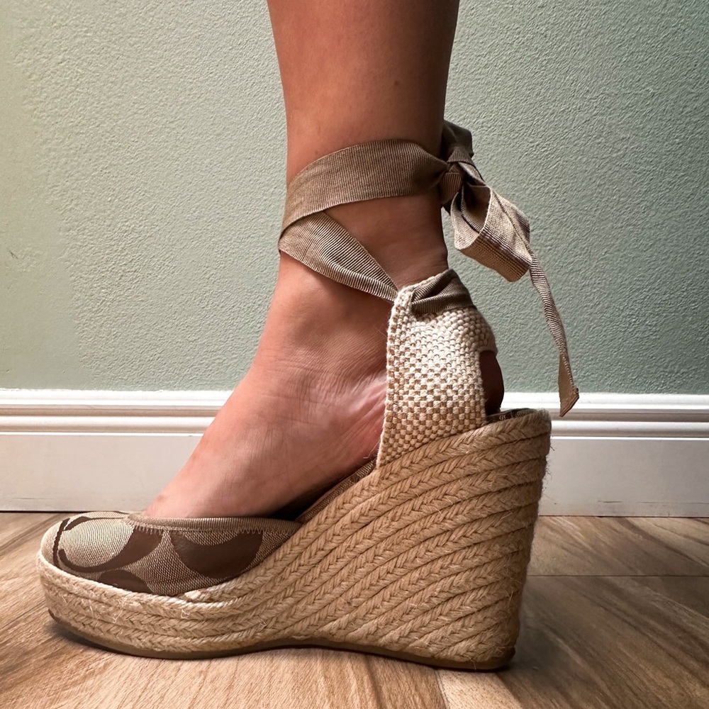 Coach Kellie Logo Ribbon Tie Espadrilles Closed Toe Wedges Sandals Raffia Shoes